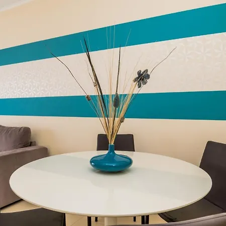 New !! One Bedroom - Banda Musical Blue דירה *