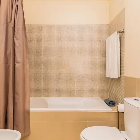 New !! One Bedroom - Banda Musical Blue טאווירה