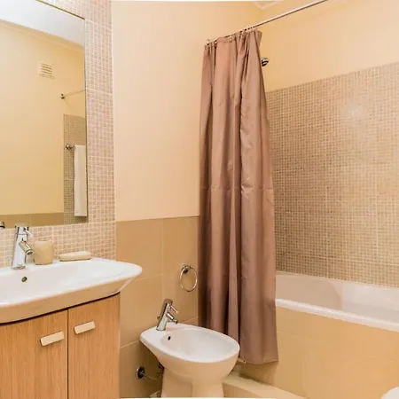 New !! One Bedroom - Banda Musical Blue טאווירה